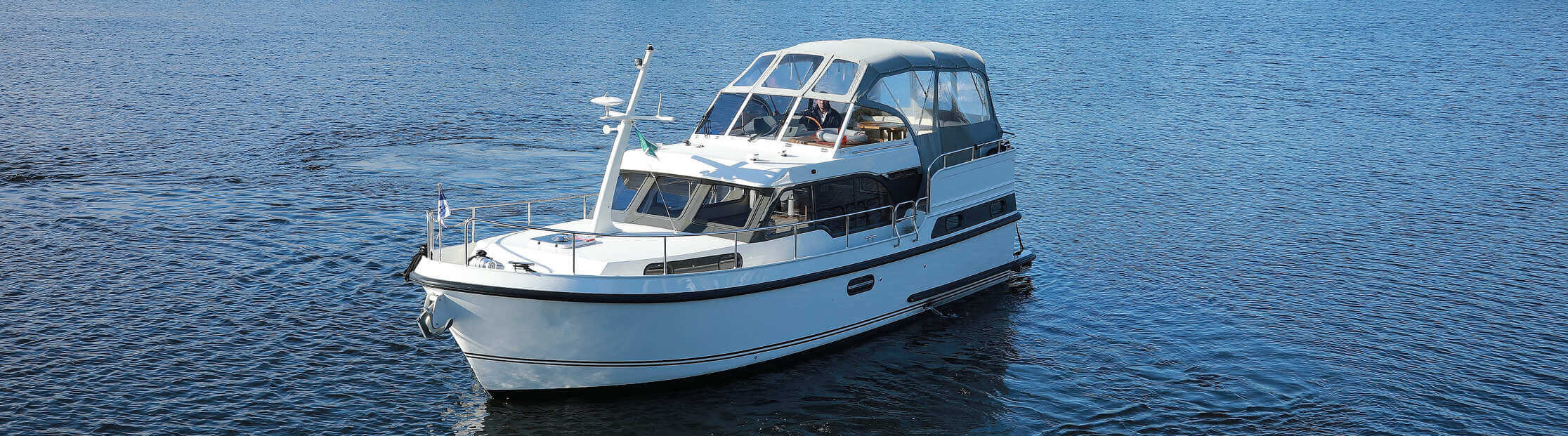 Intro Linssen Yachts charter Friesland Sneek